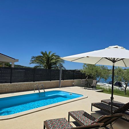 Olive Garden, Apartment With A Private Pool 반졸레 외부 사진